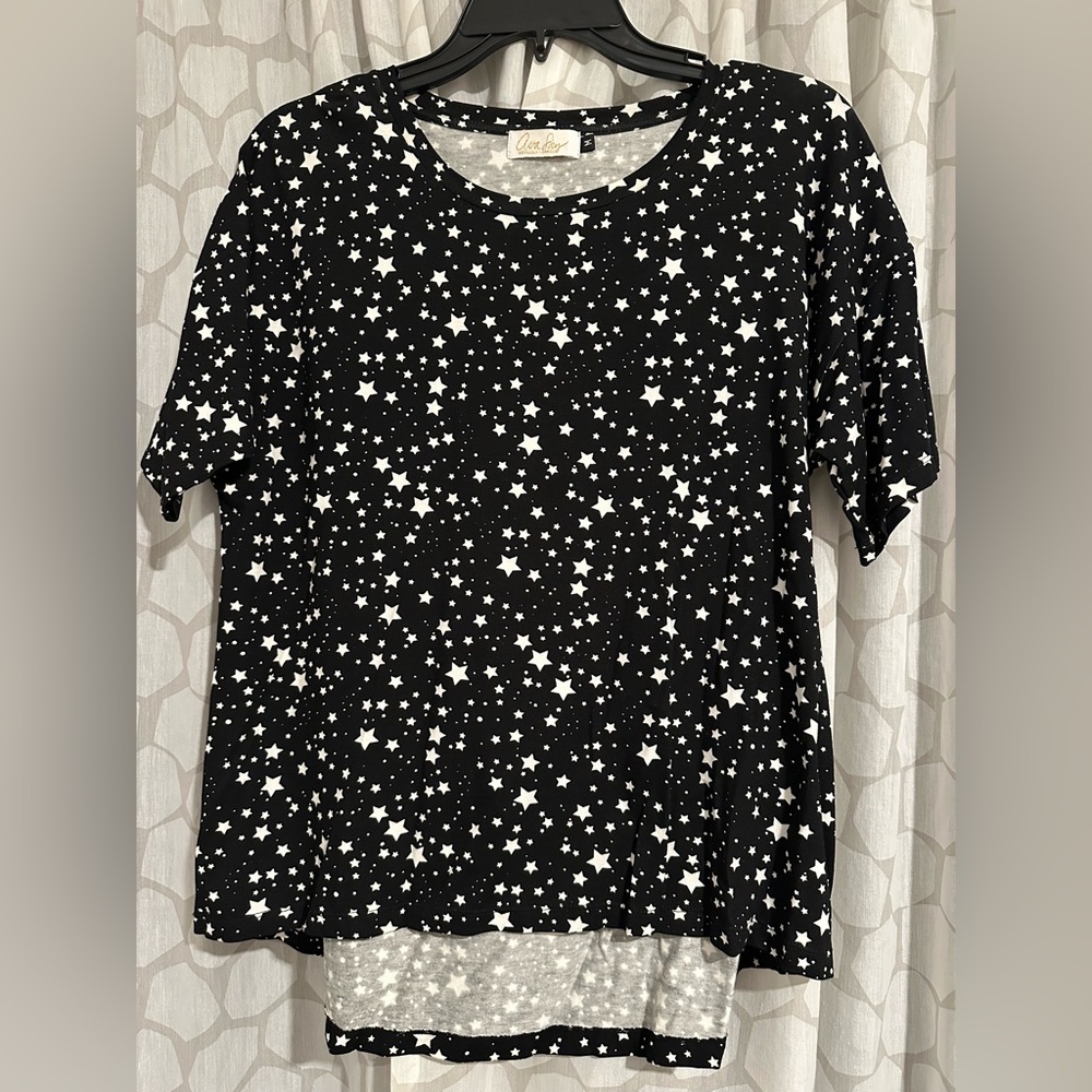 Ava Sky Black and White Star Top
